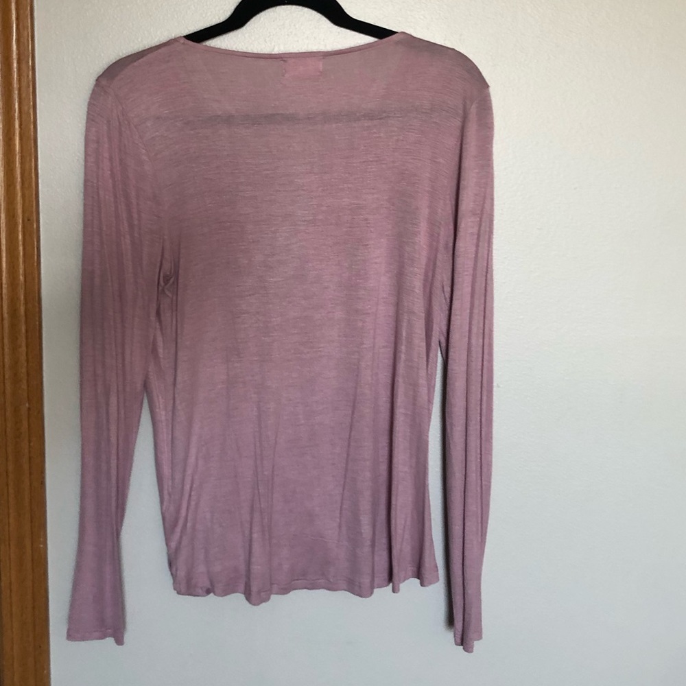 Beautiful blouse! - Picture 3 of 4